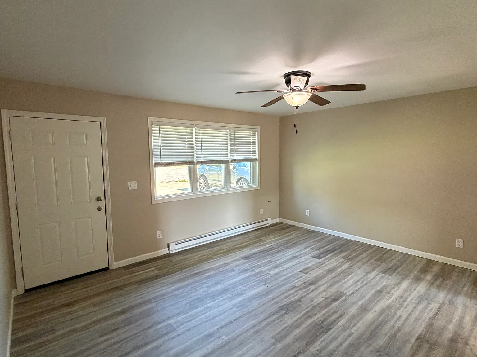 3 bed, 1.5 bath, 1170 sqft, $1,575 — Photo 4