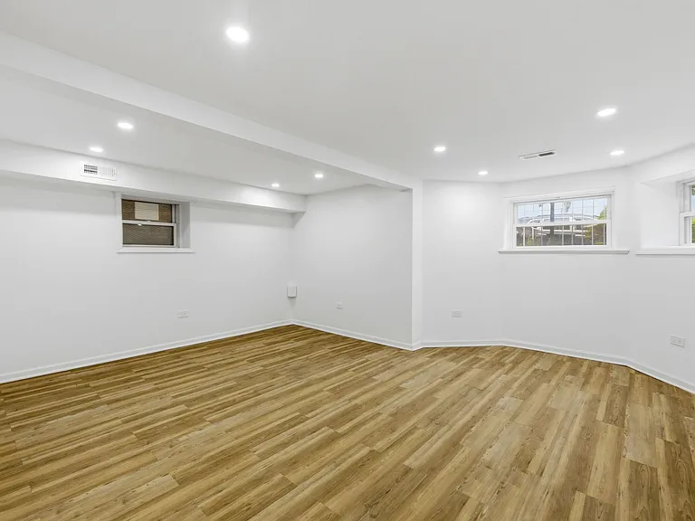 736 N Sawyer Ave #G — Photo 11