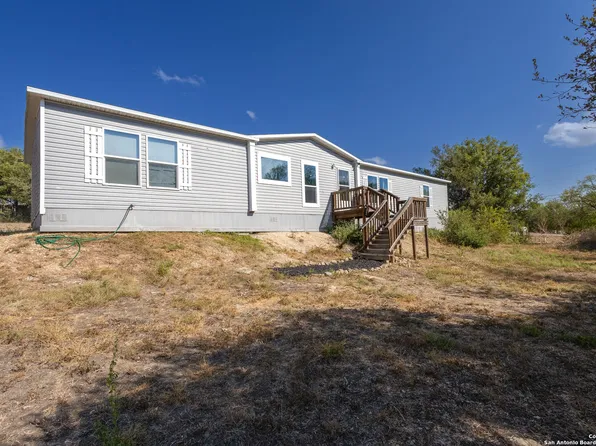 206 County Road 5634, Castroville, TX 78009