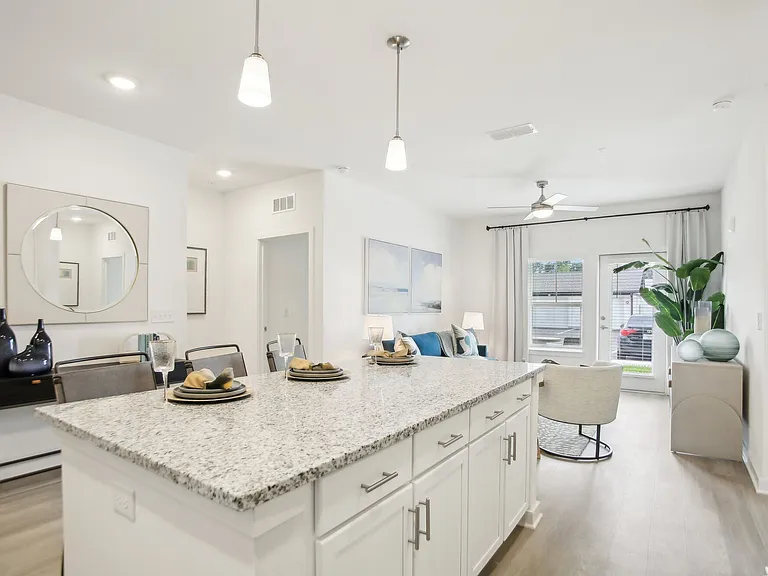 Avion Apartments — Photo 8