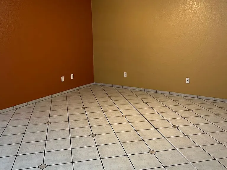 1417 Hall Ave — Photo 3