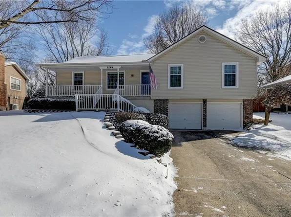 1200 NW Delwood Dr, Blue Springs, MO 64015