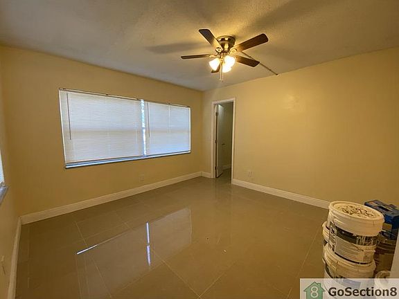 4th image of 622 NW 1st Way