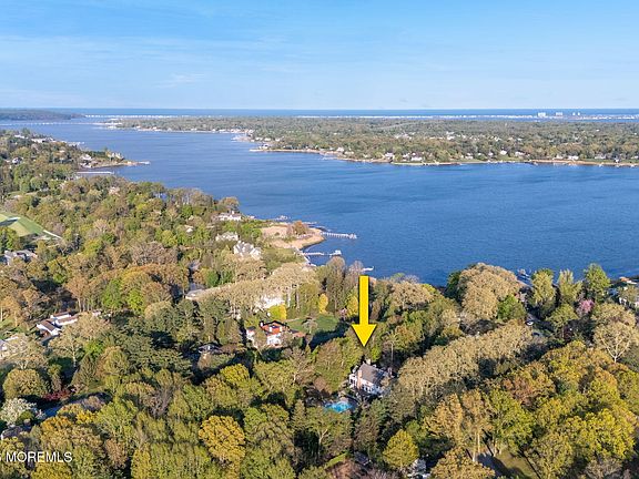 2nd image of 423 Navesink River Road