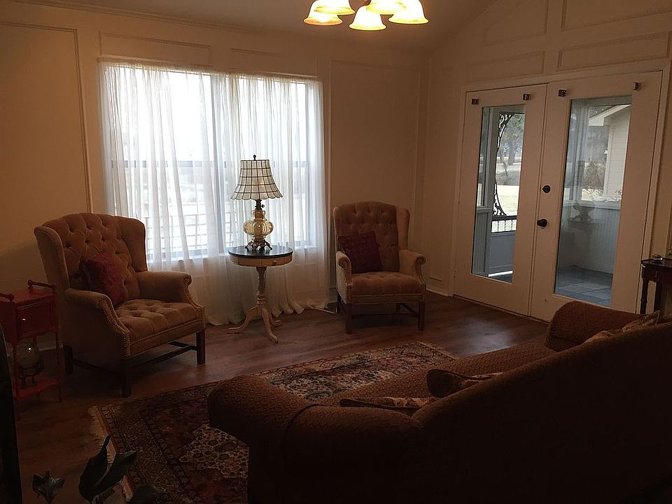 1st image of 404 Ewell St