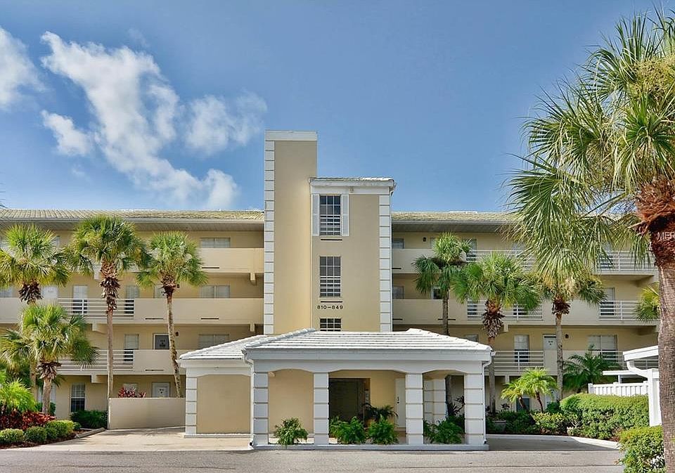 1st image of 811 Wexford Blvd #811