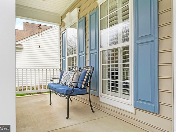 4th image of 209 Begonia Cir