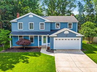 631 Dwight Dr, Bay Village, OH 44140