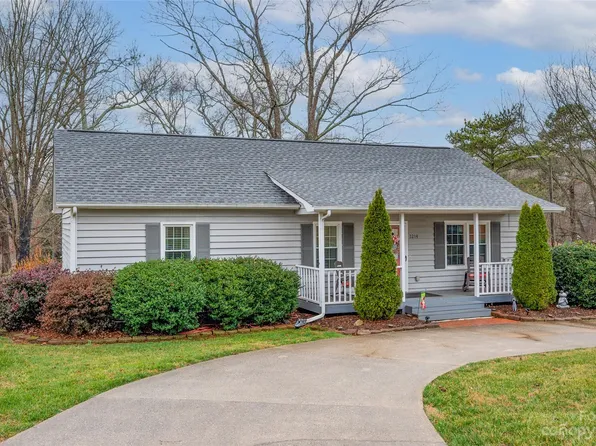 2214 35th Avenue Dr NE, Hickory, NC 28601