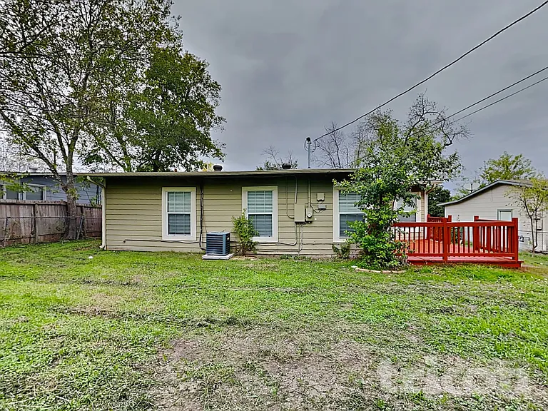 706 Olney Dr — Photo 15