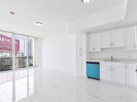 1350 NW 8th Ct