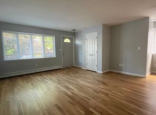 422 E 240th St #1, Bronx, NY 10470
