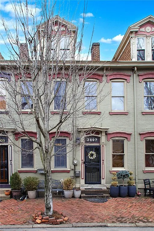 2807 Jane St photo 1