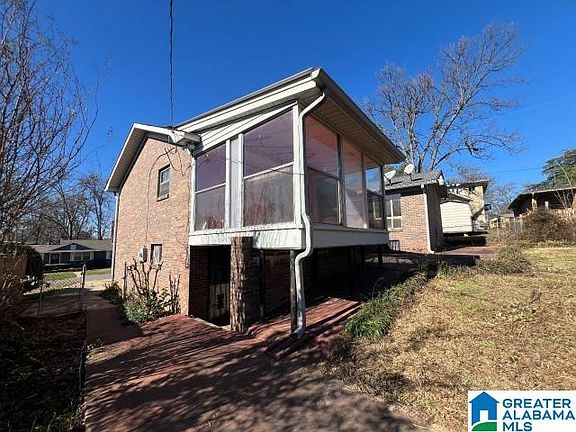 4th image of 2005 Center Way S