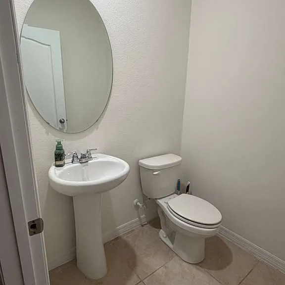 1711 E Walnut St — Photo 7
