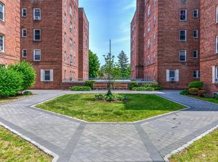 60 Locust Ave UNIT 210A, New Rochelle, NY 10801