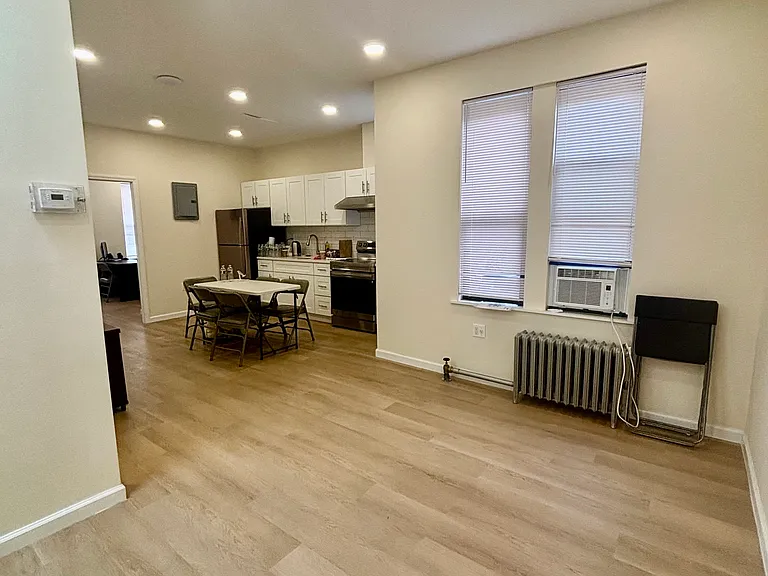 5006 8th Ave #2F — Photo 4