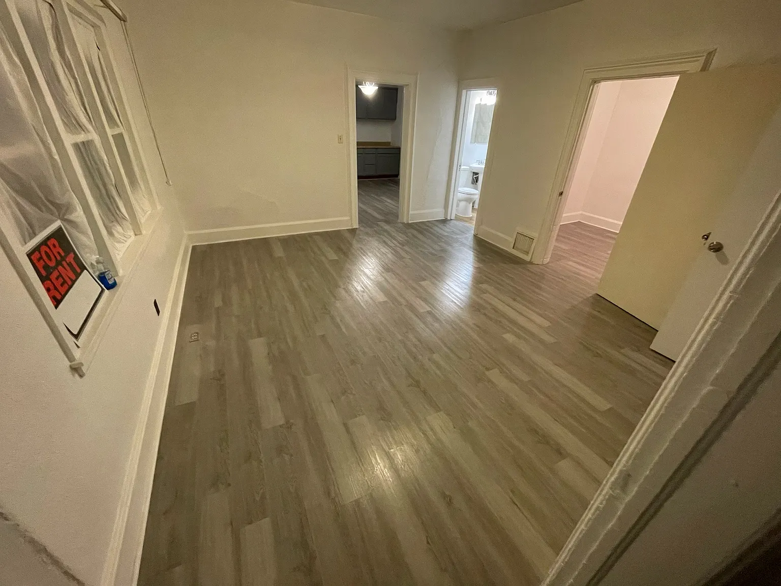 6 bed, 1.0 bath, 2000 sqft, $1,700 — Photo 3