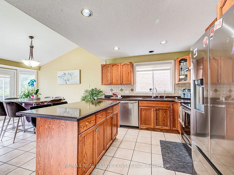 16 Paulstown Cres — Photo 12