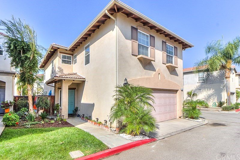 1st image of 9149 Burnet Ave #24