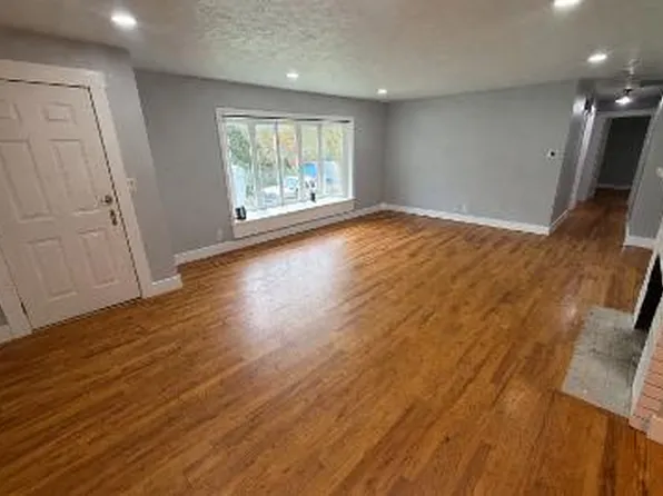 3085 Granada Way S, Salem, OR 97302