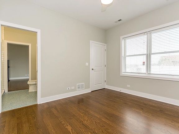 2nd image of 1911 W Irving Park Rd #306