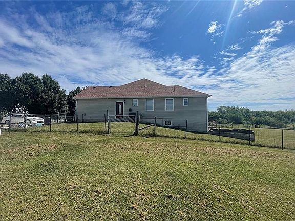 2nd image of 1006 NW 445th Rd