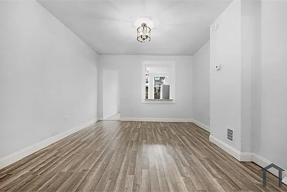 627 N Lakewood Ave — Photo 5