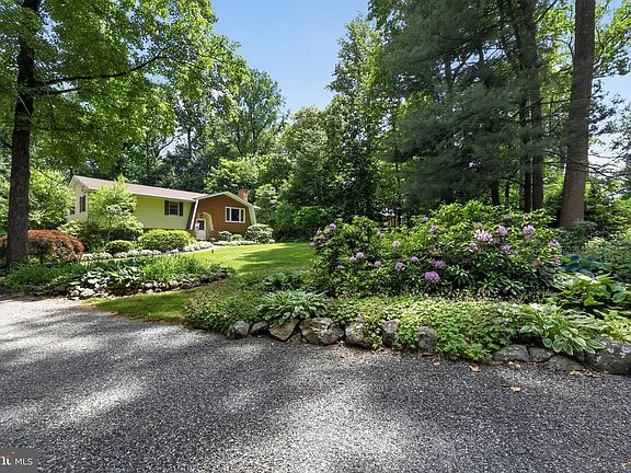 4th image of 107 Lone Pine Rd