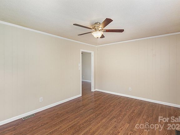 4th image of 105 Alexis Forest Dr