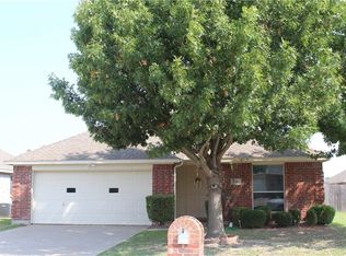 236 Chesterfield Cir, Waxahachie, TX 75165