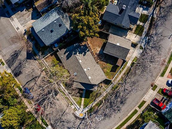 3rd image of 375 Circuit Dr