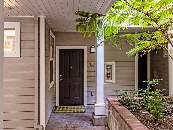 4th image of 1982 W Bayshore Rd APT 315