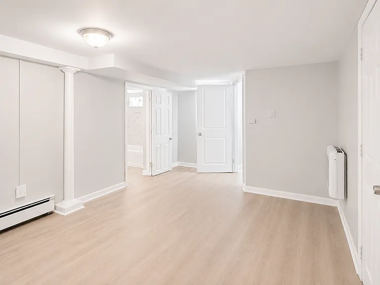 93 Hollywood Ave — Photo 10