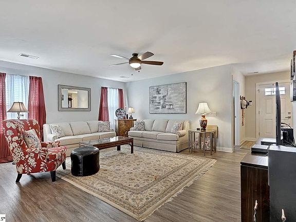 3rd image of 503 Harwood Ct