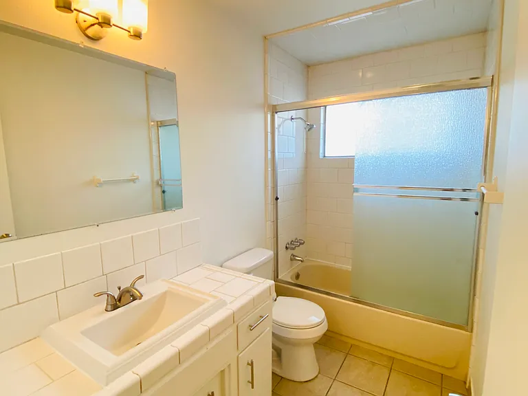 421 Sycamore Ave #B — Photo 2