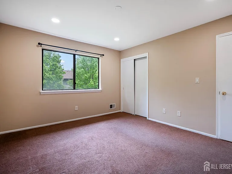 4410 Birchwood Ct — Photo 14