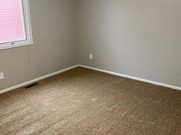 5th image of 7629 Valley Meadows Dr