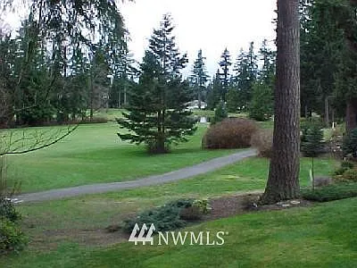 2000 Village Green Drive SE #11 photo 1
