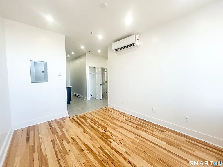 207 Bank St #202 — Photo 4