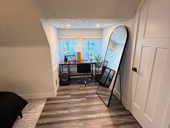 5th image of 664 New Castle Rd APT 3