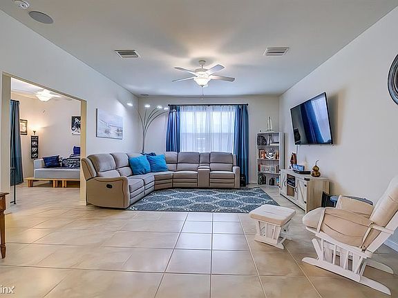 3rd image of 7699 Yale Harbor Dr