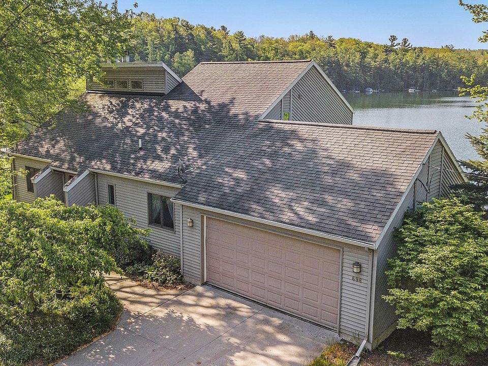 1st image of 698 Clarkson Dr NE