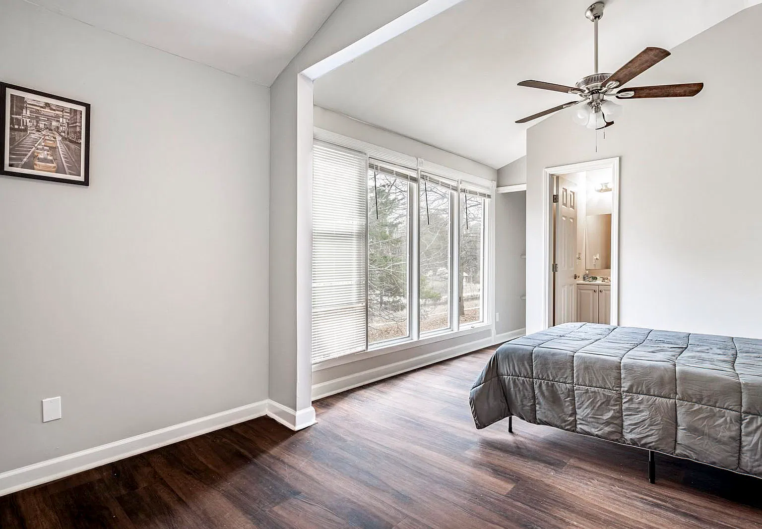 4 bed, 5.0 bath, 2678 sqft, $1,274 — Photo 1