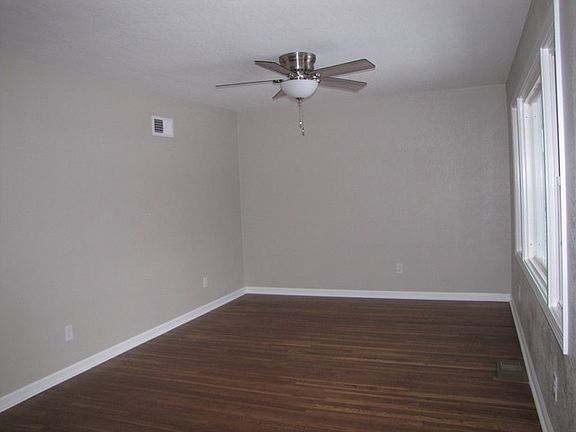 2nd image of 710 N Niles Ave
