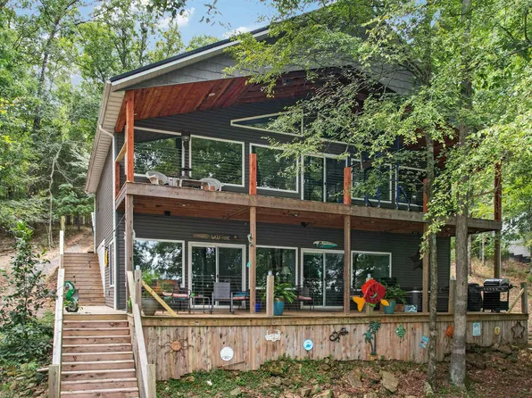 410 Mark Dr, Goreville, IL 62939