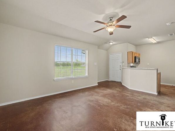 121 Lindas Creek Ln
