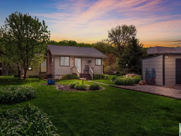 243 Westshore Dr, McCook Lake, SD 57049