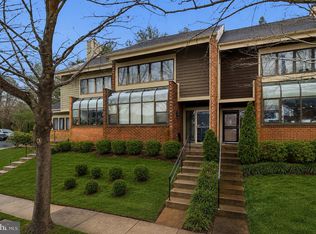 10995 Thrush Ridge Rd, Reston, VA 20191