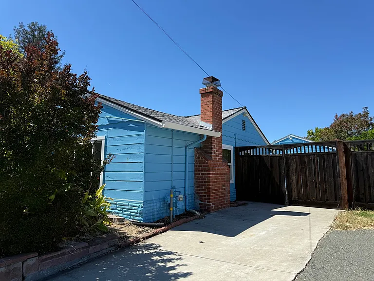 261 Gregory Ln — Photo 25